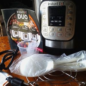 Instant Pot 6Qt NWOT electric pressure cooker